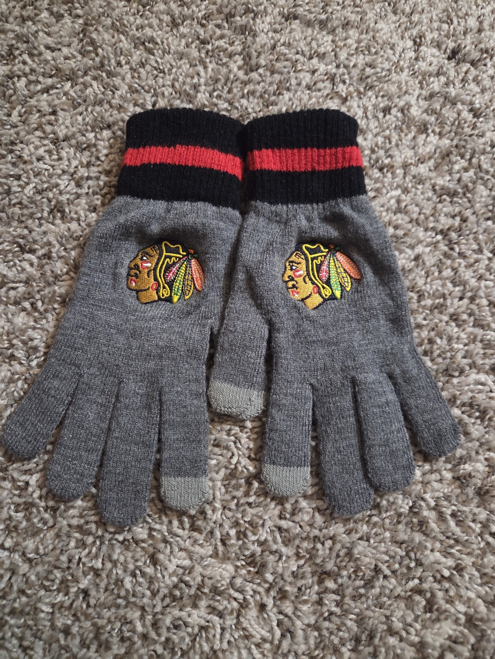 Chicago Blackhawks Knit Gloves